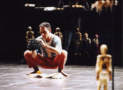 Un momento de la representación de  Les paravents , de Jean Genet.