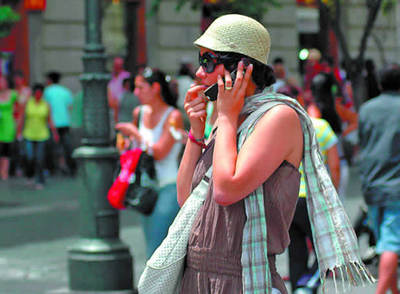 Si viaja tenga cuidado con el móvil