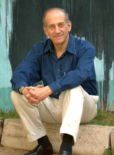 Ehud Olmert, en la puerta de su casa en Jerusalén en marzo de 2006.