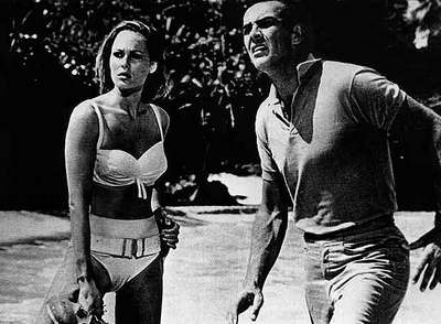 Ursula Andress en  007 contra el Dr. No .