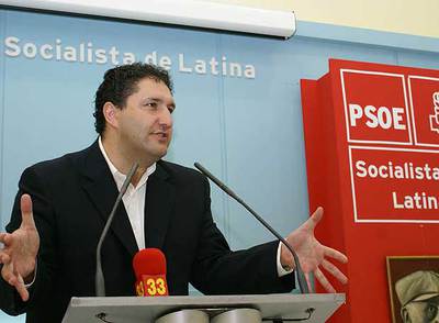 CEPEDA, CONTRA LOS "POLÍTICOS DE PLÁSTICO"