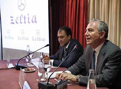 José María Fernández Sousa, presidente de Zeltia, a la derecha, y Luis Mora, de PharmaMar, ayer en Madrid.