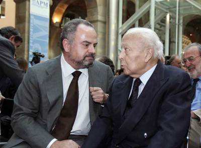 Ignacio Polanco Moreno, junto a su padre, Jesús de Polanco, en una entrega de premios el pasado 27 de junio.