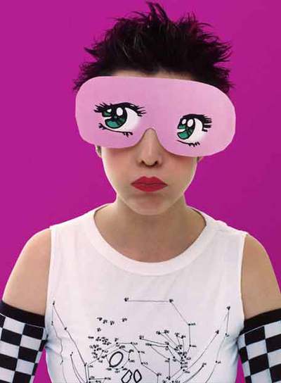 Adriana Calcanhotto, caracterizada como su  álter ego  Adriana Partimpim.