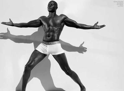 Hounsou al desnudo