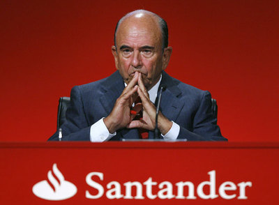 Emilio Botín, presidente del Santander, durante la junta de accionistas celebrada ayer.