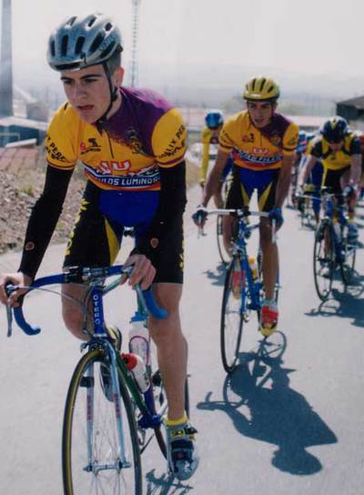 Abellán y Contador en la subida de Añover de Tajo en 2000.