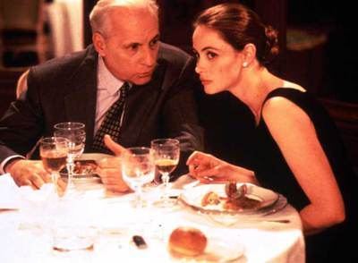 Michel Serrault y Emmanuelle Béart, en una escena de  Nelly y el señor Arnaud,  de Claude Sautet (1995).