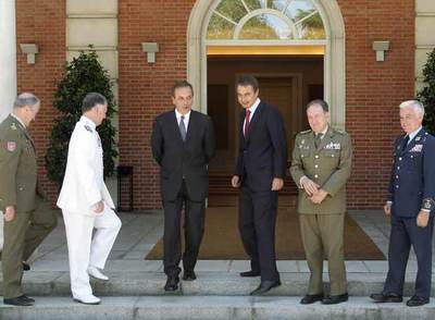 ALMUERZO CON LA CÚPULA MILITAR