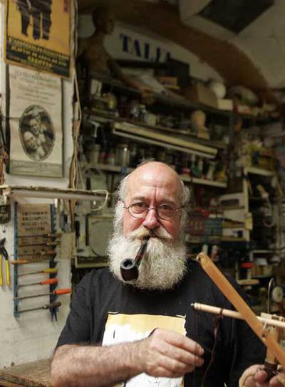 José Otal, en su taller de Barcelona en 2006.