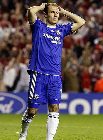 Robben, tras fallar un penalti ante el Liverpool en la Champions.