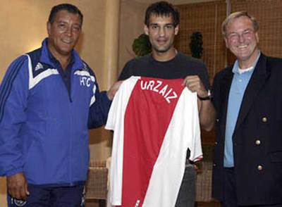 Urzaiz, con la camiseta del Ajax, su nuevo club.