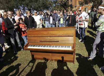 El piano de John Lenon con el que compuso   Imagine , en Dallas.