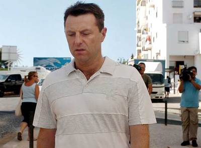 Gerry McCann, el padre de Madeleine, ayer en Aldeia da Luz, en El Algarve portugués.