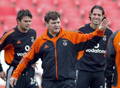 José Antonio Camacho, en su primera época al frente  del Benfica.