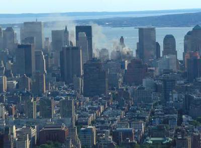 Un incendio, Beckham y la crisis bursátil, en Nueva York