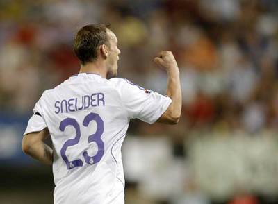 Sneijder celebra  su segundo gol al Villarreal.
