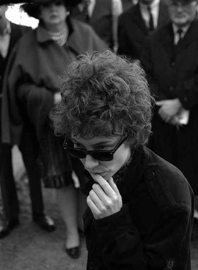 Cate Blanchett, caracterizada como Bob Dylan en  I'm not there rn . 