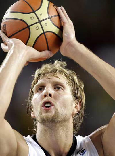 Nowitzki, durante el partido contra Lituania.