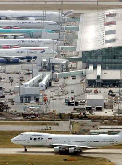Aviones estacionados en las pistas del aeropuerto de Heathrow.