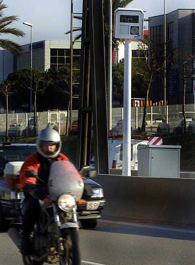 Radar colocado en la autovía de Castelldefels.