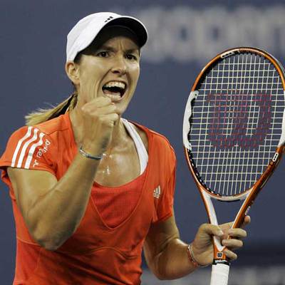 Henin celebra un punto.