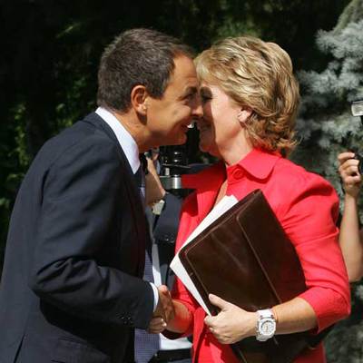 José Luis Rodríguez Zapatero recibe en La Moncloa a la presidenta de Madrid, Esperanza Aguirre.