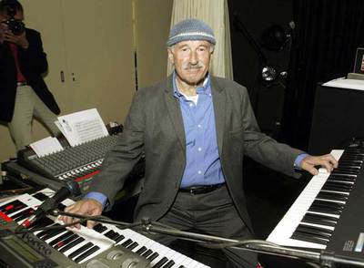 Joe Zawinul, fotografiado en su jazz-bar  Birdland  de Viena.