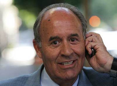 Guillermo C. S. se sometió a una blefaroplastia, la operación de estética  estrella  entre los hombres.