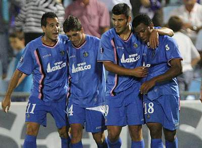 Sousa, Pablo Hernández y Braulio celebran con Uche su gol en el tiempo de descuento.