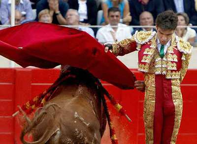 José Tomás, en la faena a su primer toro.
