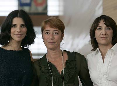 De izquierda a derecha, Maribel Verdú, Gracia Querejeta y Blanca Portillo durante la presentación de  Siete mesas de billar francés .