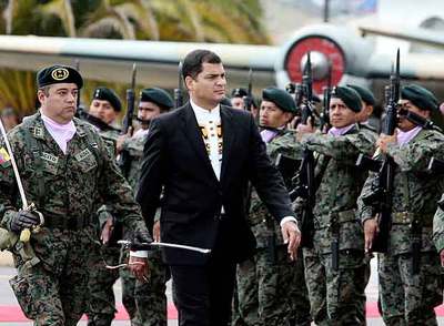 El presidente ecuatoriano, Rafael Correa, regresa a Quito ayer, después de su gira por Argentina, Brasil y EE UU.