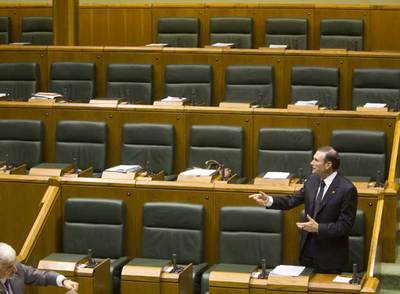LA FOTO DEL 'LEHENDAKARI' CONFUNDE AL GOBIERNO VASCO