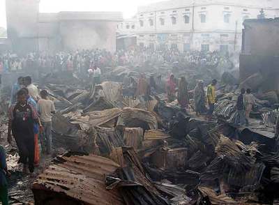 Arde el gran mercado de Mogadiscio
