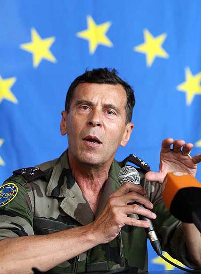 Henri Bentégeat durante una visita a Kinshasa, en 2006.