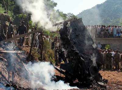 Se estrella el helicóptero de escolta de Musharraf