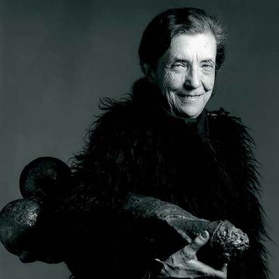 Louise Bourgeois retratada por Mapplethorpe.