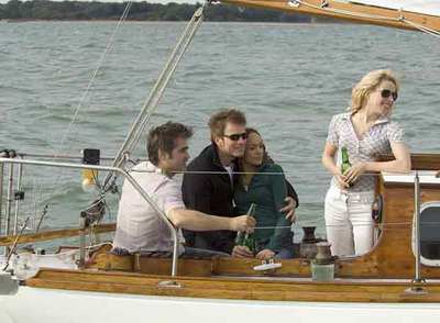 De izquierda a derecha, Colin Farrell, Ewan McGregor, Hayley Atwell y Sally Hawkins, en un fotograma de  El sueño de Casandra,  de Woody Allen.