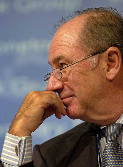 Rodrigo Rato, durante la asamblea anual del Fondo Monetario Internacional y el Banco Mundial, en Washington, el pasado día 21. rnFoto: Efe