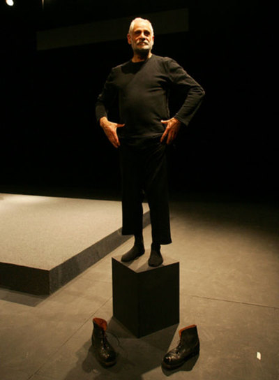 Bruce Myers, después de un ensayo de  El gran inquisidor. 