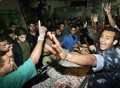 CUATRO MUERTOS EN UN ATAQUE A UNA COMISARÍA PALESTINA