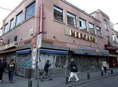 Mercado de Antón Martín, ayer.