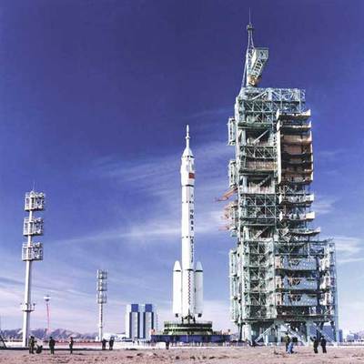El cohete chino  Changzheng 2F  lanzó al espacio en 2003 la primera nave tripulada de ese país.