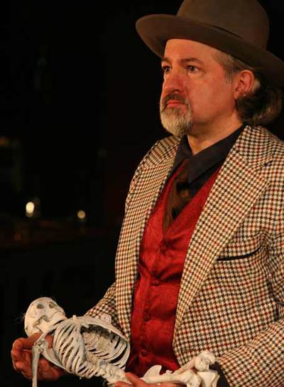 Un momento del espectáculo  Las obras completas de Billy el Niño .