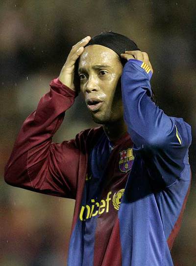 Ronaldinho, tras fallar una ocasión.