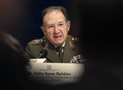 El jefe del Estado Mayor de la Defensa, Félix Sanz, durante la conferencia sobre las Fuerzas Armadas.