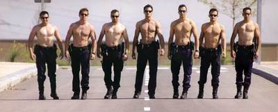 Portada del calendario, que recuerda intencionadamente a la serie de policías  Los hombres de Paco. 