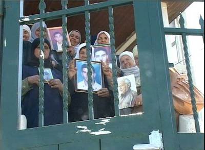 Fotograma de documental  Women in struggle,  de Buthina Canaan Khoury.