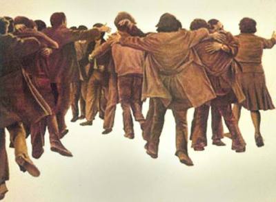  El abrazo  (abajo a la izquierda), homenaje del artista Juan Genovés a los abogados asesinados en Atocha.